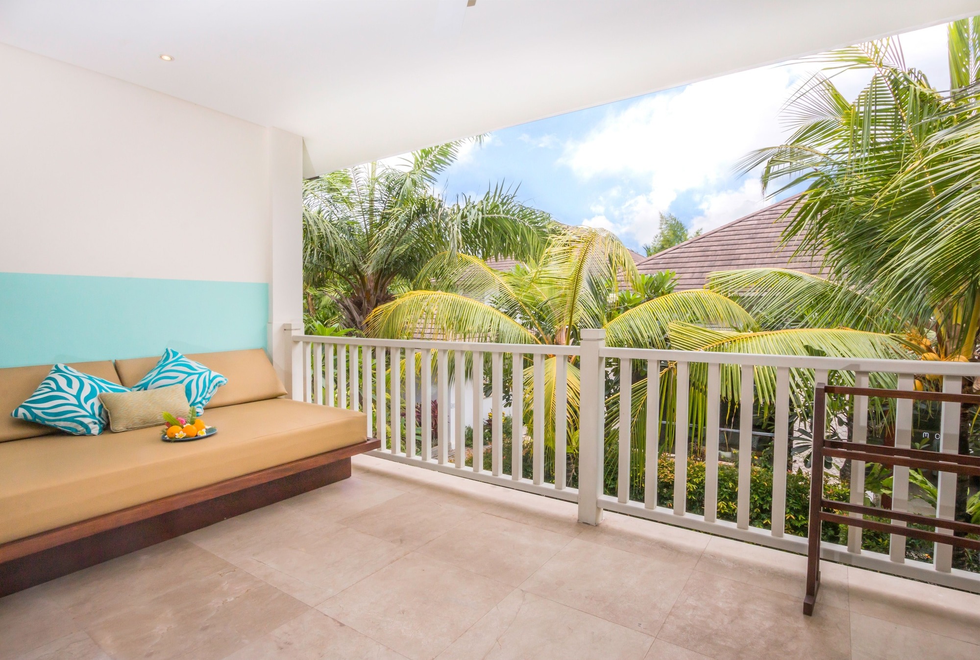 هتل مانتیگو ریزورت سمینیاک